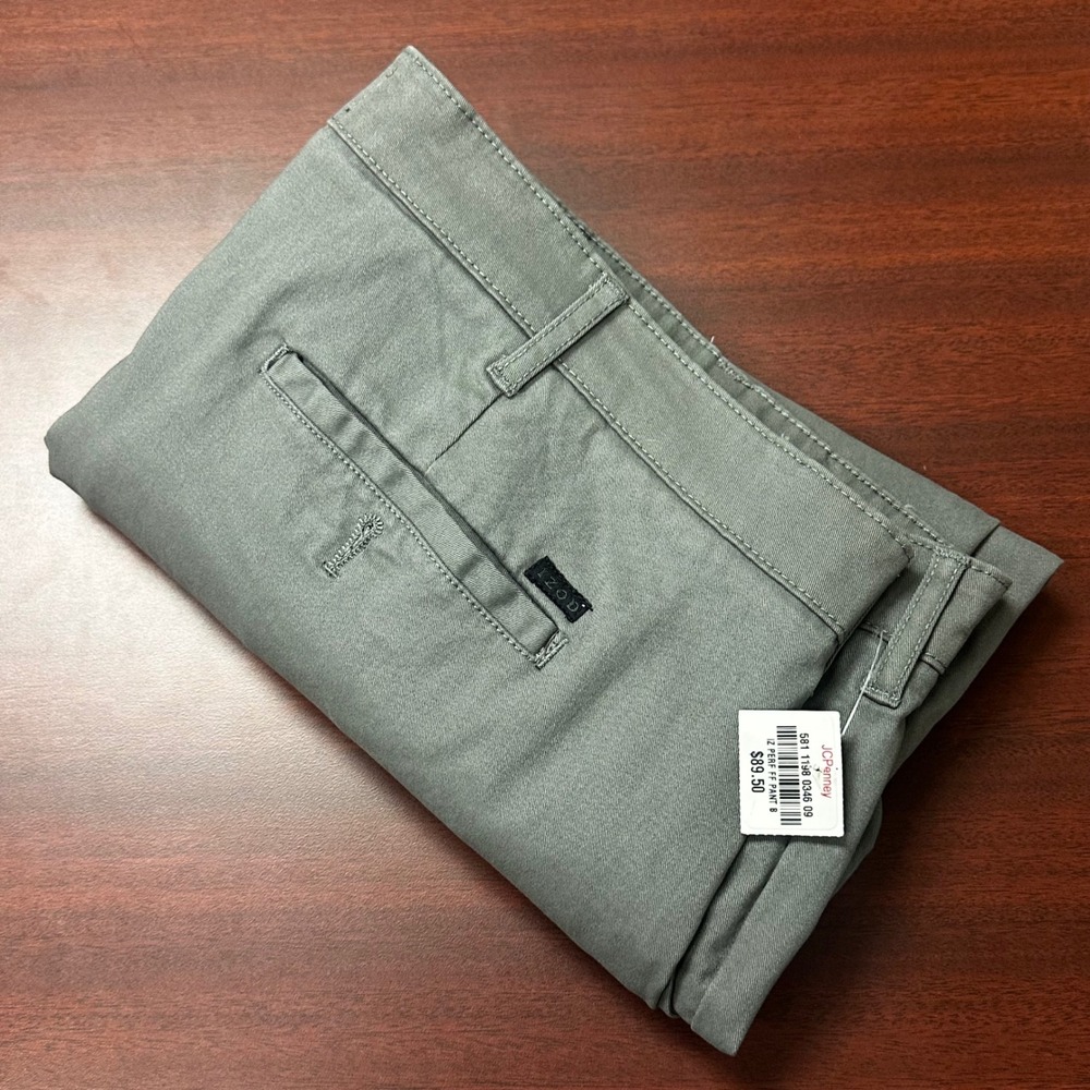 IZOD Performance Straight Leg Pants Mens 46x32 Grey Flat Front Stretch Chino NWT